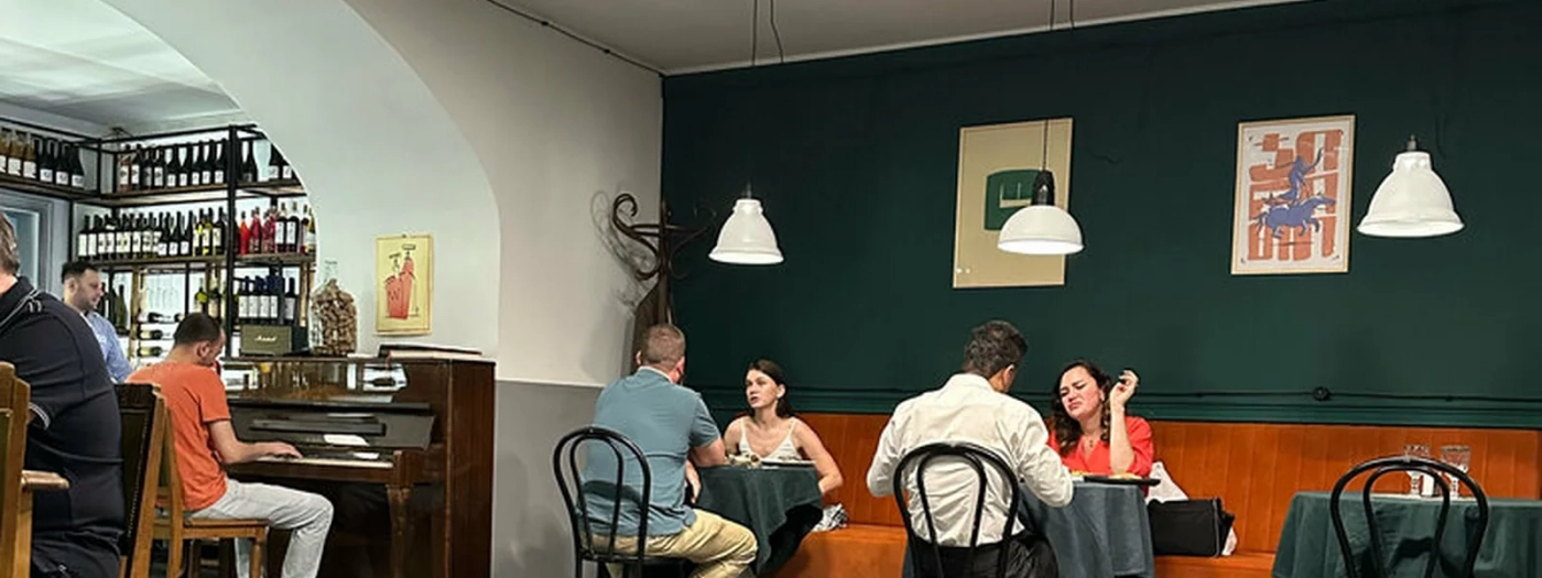 Bar & Restautant