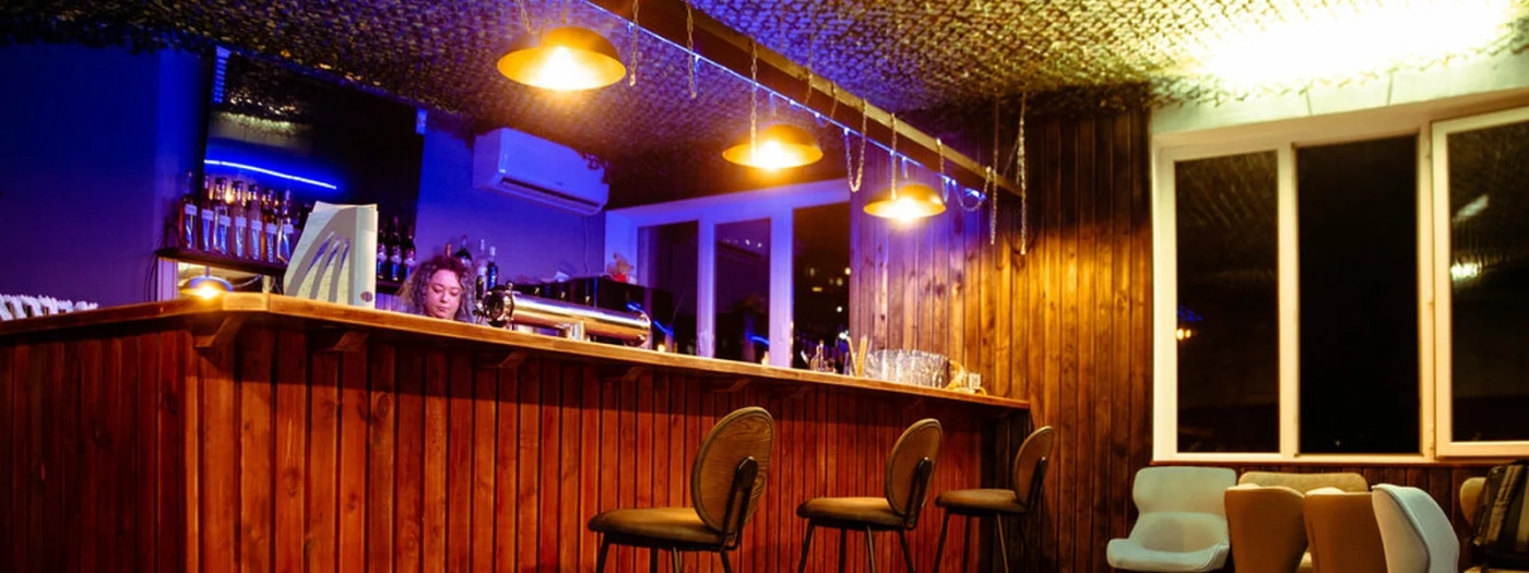 Shelter Bar