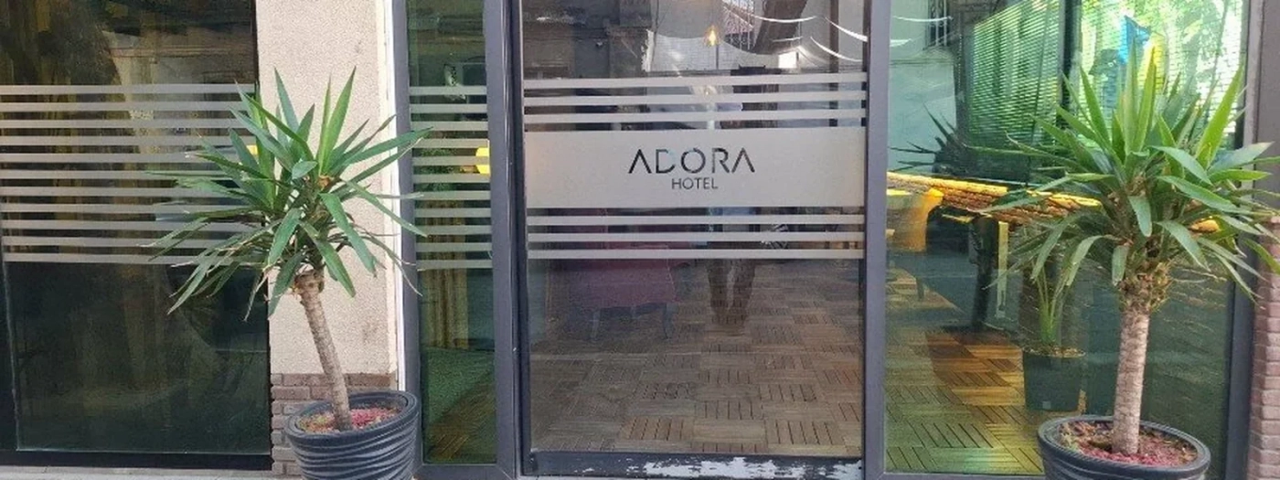 Hotel Adora