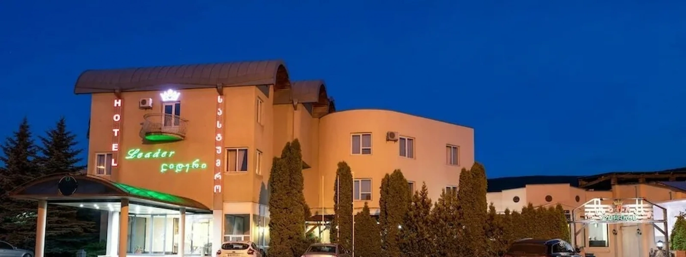 Leader Hotel
